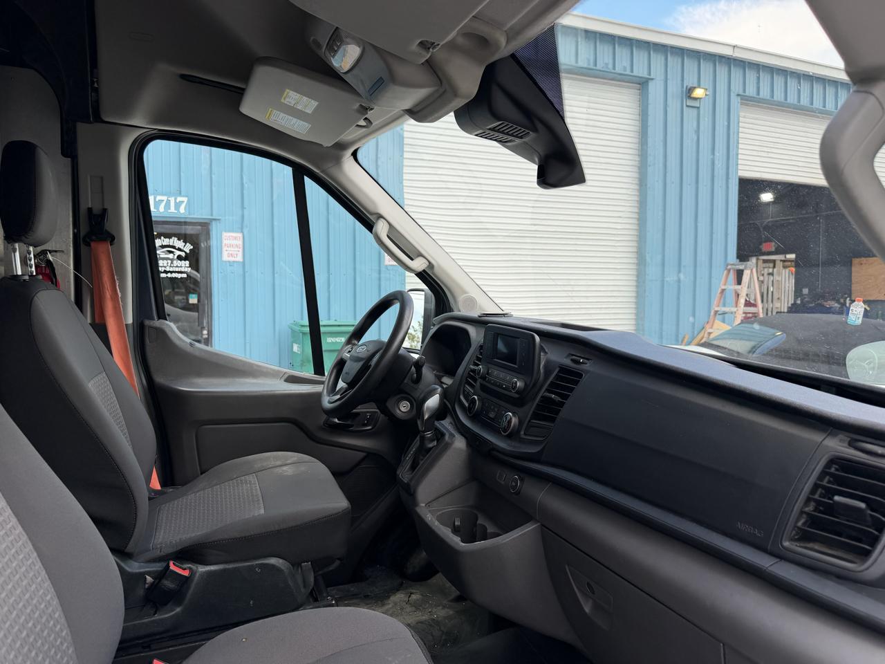 Ford Transit 250 Van High Roof w/Sliding Pass. 148-in. WB EL 2020