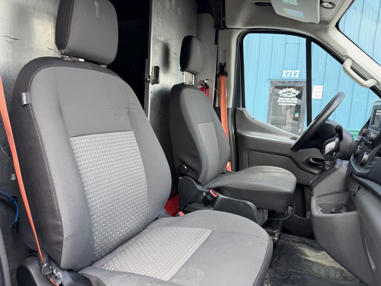 Ford Transit 250 Van High Roof w/Sliding Pass. 148-in. WB EL 2020