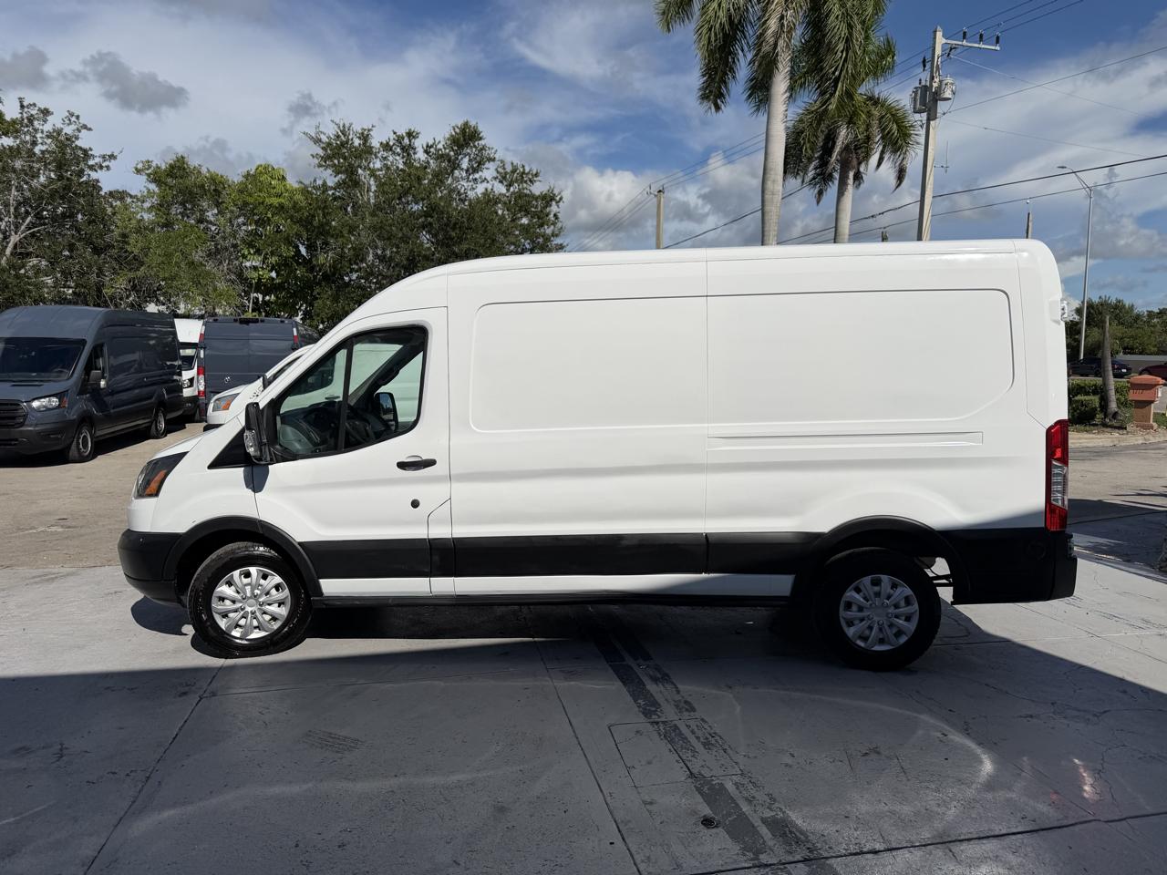 Ford Transit 150 Van Med. Roof w/Sliding Pass. 148-in. WB 2019