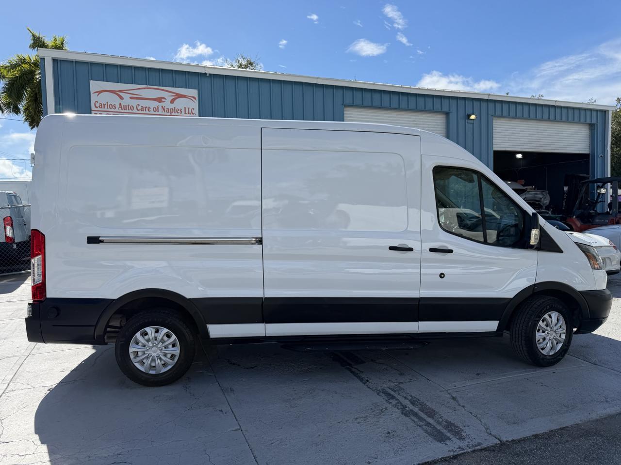Ford Transit 150 Van Med. Roof w/Sliding Pass. 148-in. WB 2019