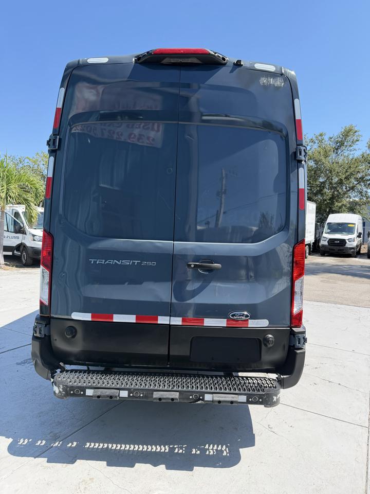 Ford Transit 250 Van High Roof w/Sliding Pass. 148-in. WB EL 2020