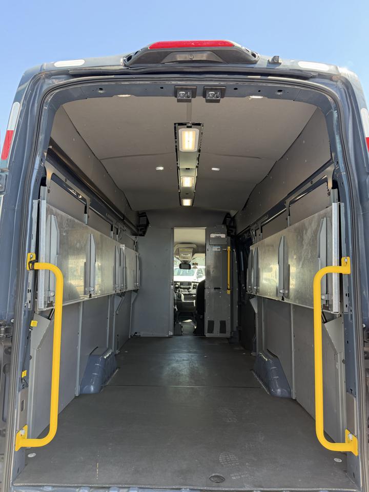 Ford Transit 250 Van High Roof w/Sliding Pass. 148-in. WB EL 2020