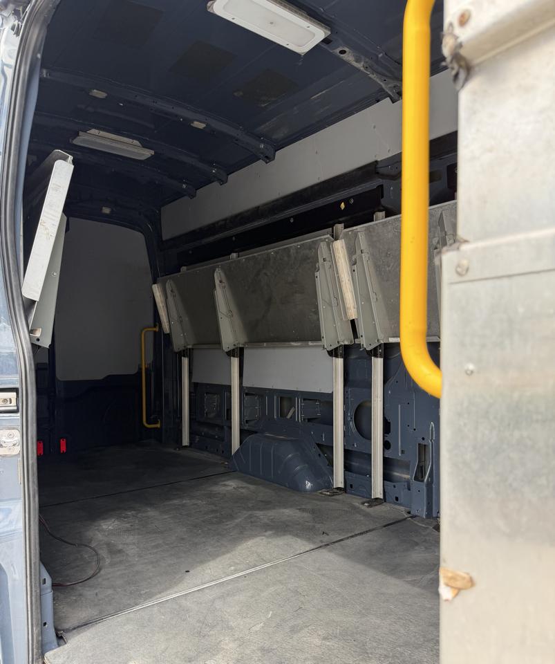 Ford Transit 250 Van High Roof w/Sliding Pass. 148-in. WB EL 2020