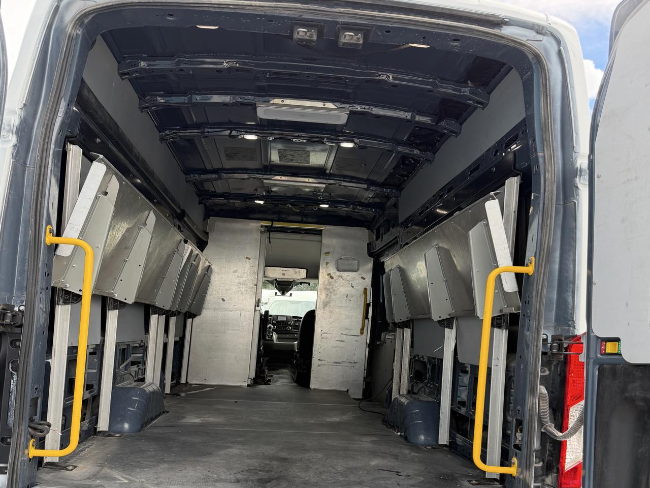Ford Transit 250 Van High Roof w/Sliding Pass. 148-in. WB EL 2020