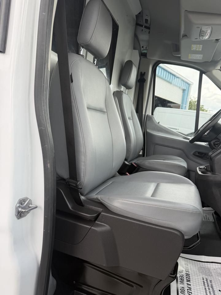 Ford Transit 250 Van Med. Roof w/Sliding Pass. 148-in. WB 2018