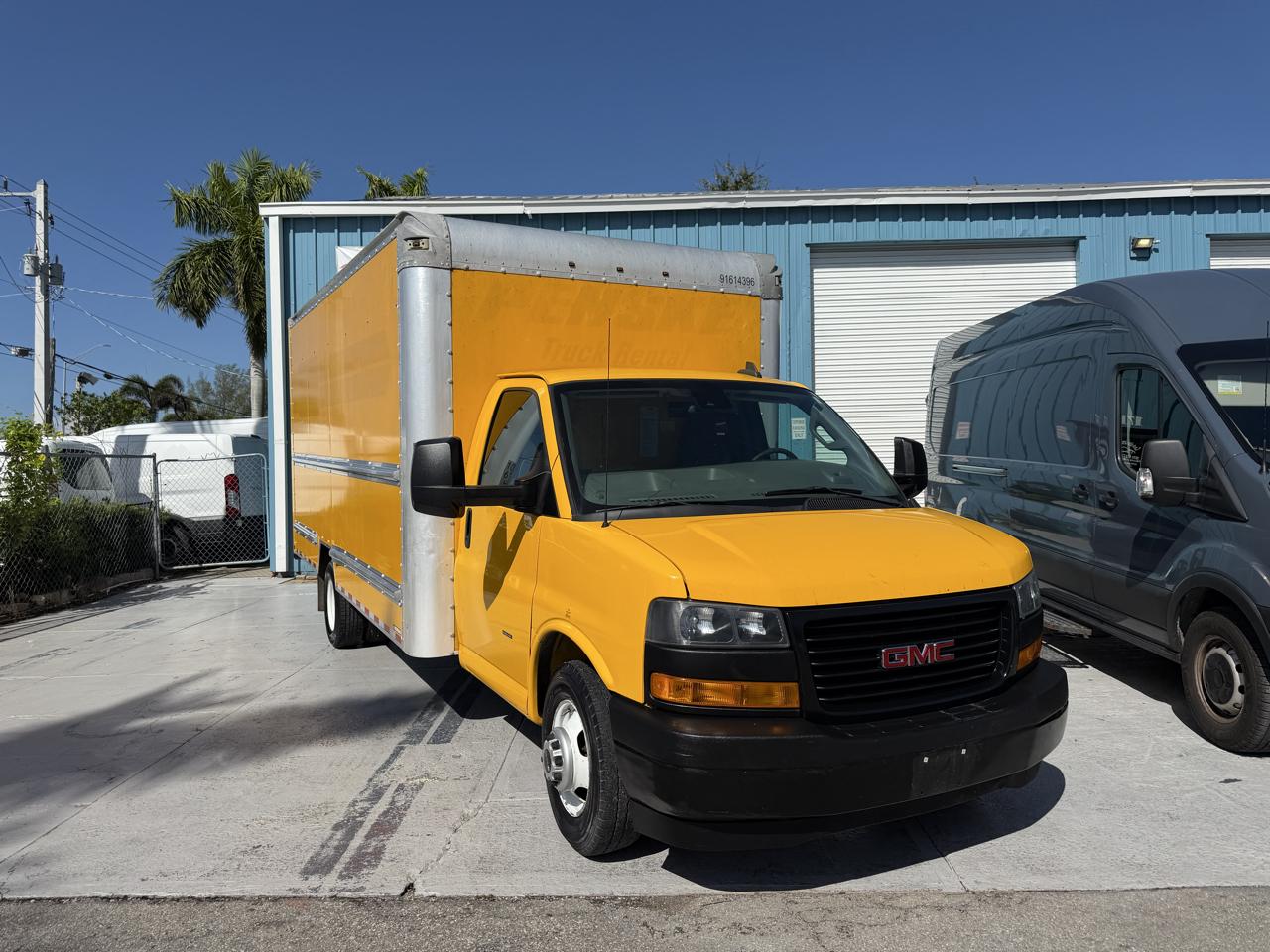 GMC Savana G3500 177 in. 2019