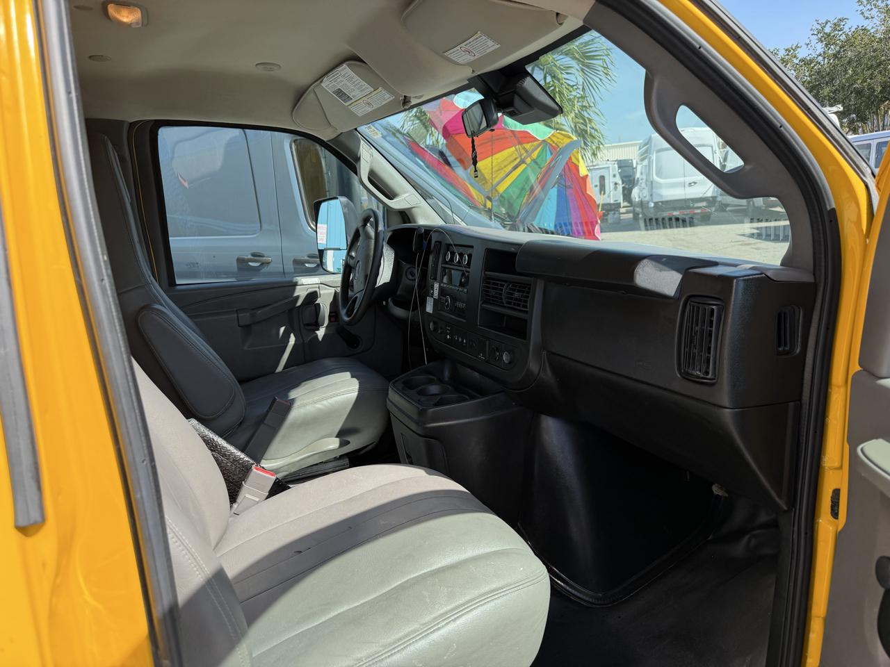 GMC Savana G3500 177 in. 2019