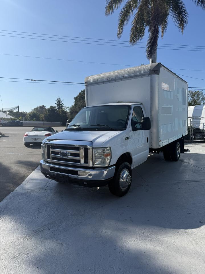 Ford Econoline E-350 Super Duty 2015