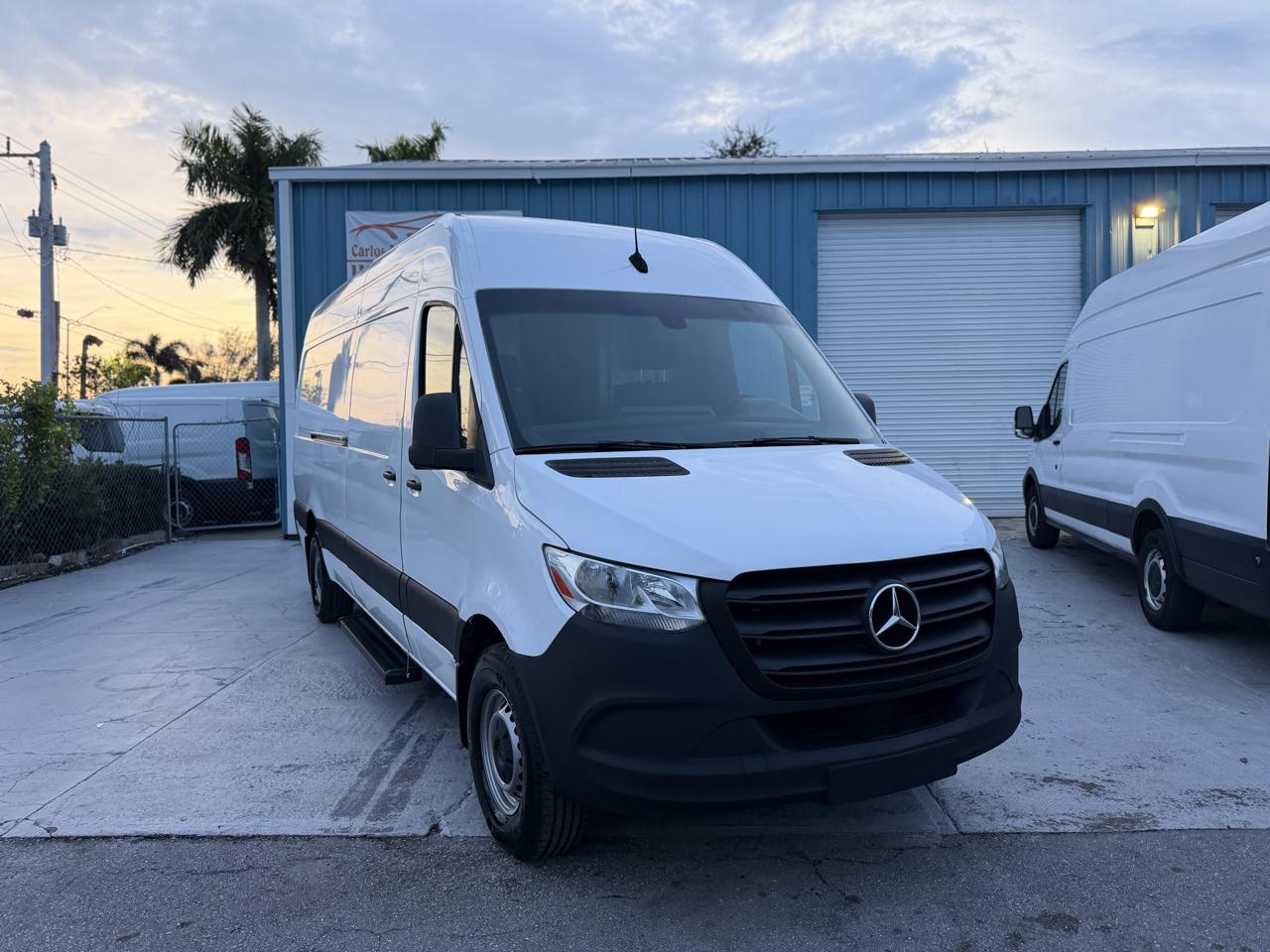 Mercedes-Benz Sprinter 3500 Wagon High Roof 170-in. WB 2019