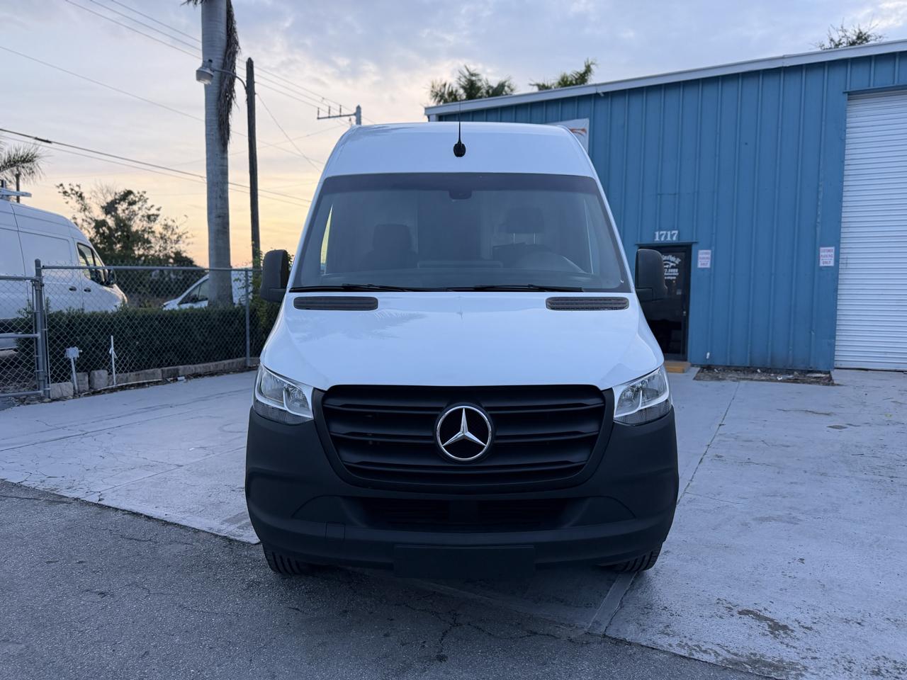 Mercedes-Benz Sprinter 3500 Wagon High Roof 170-in. WB 2019
