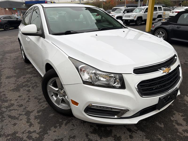 2015 Chevrolet Cruze LT photo 2