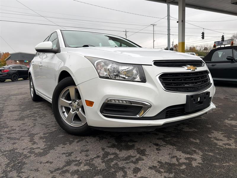2015 Chevrolet Cruze LT photo 3