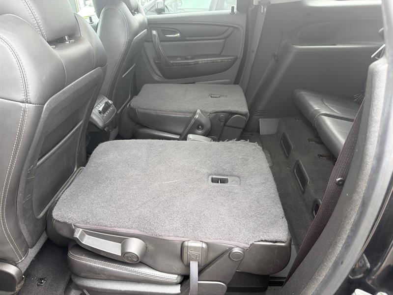 GMC Acadia photo 17