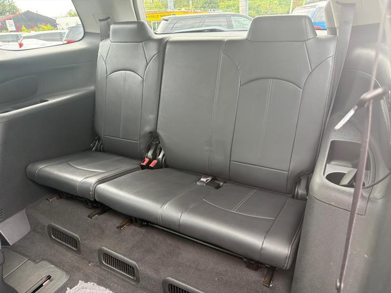 GMC Acadia photo 18