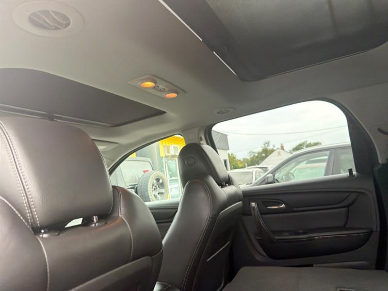 GMC Acadia photo 19