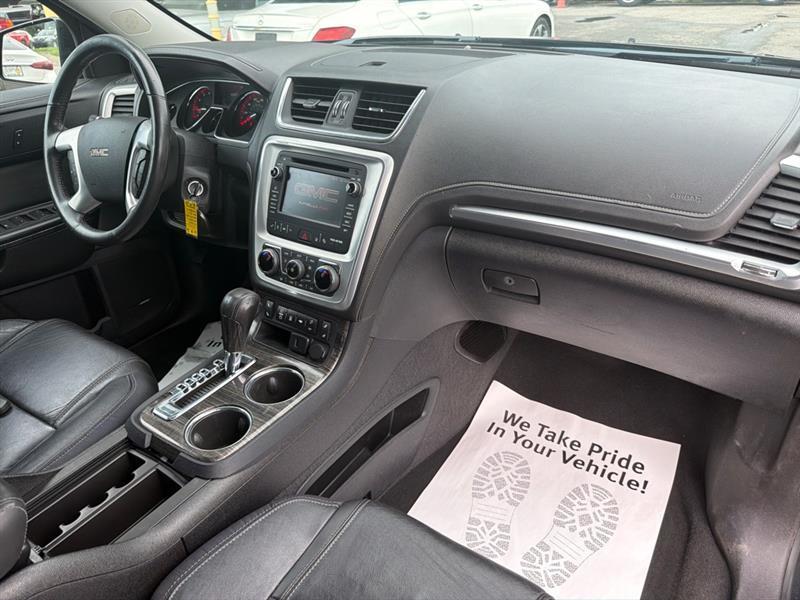 GMC Acadia photo 25