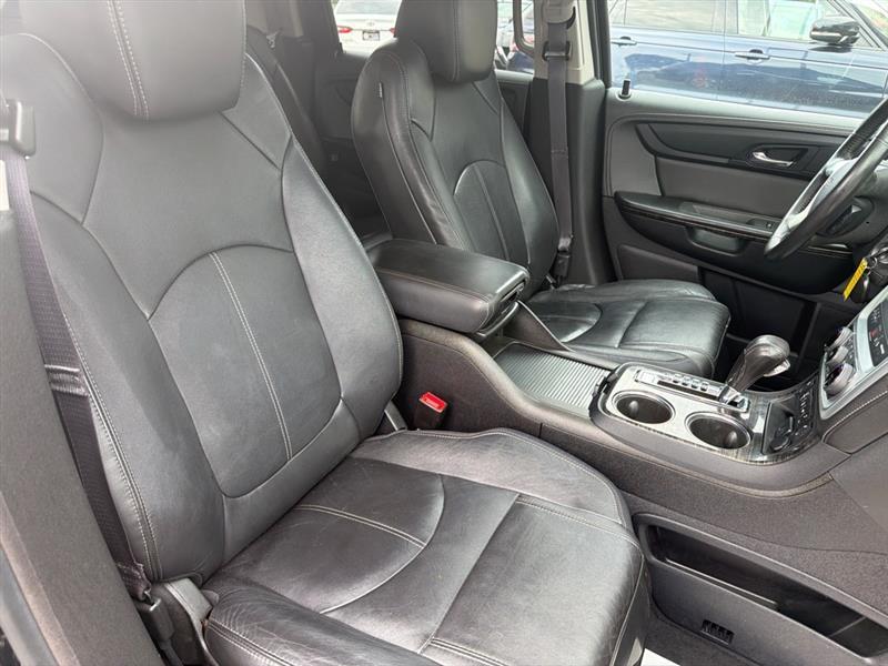 GMC Acadia photo 26