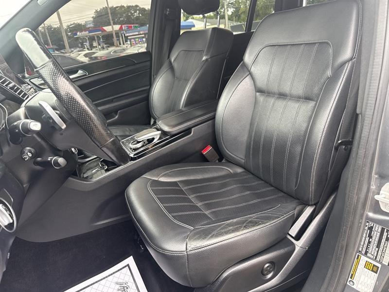 Mercedes-Benz GLS-Class photo 18