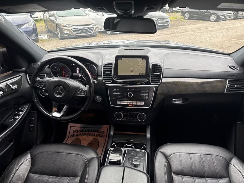 Mercedes-Benz GLS-Class photo 29