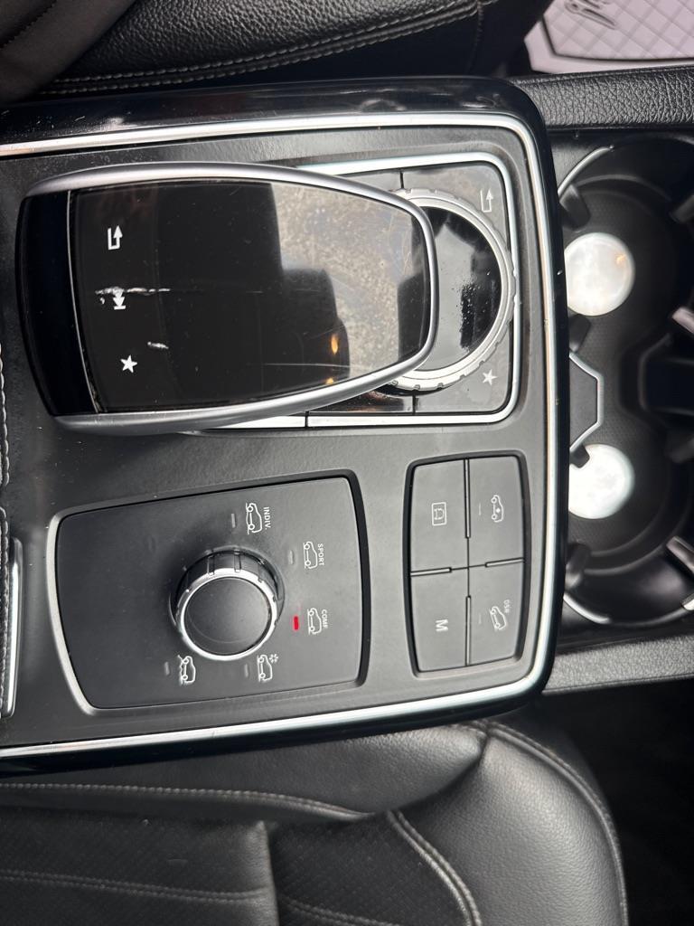 Mercedes-Benz GLS-Class photo 39