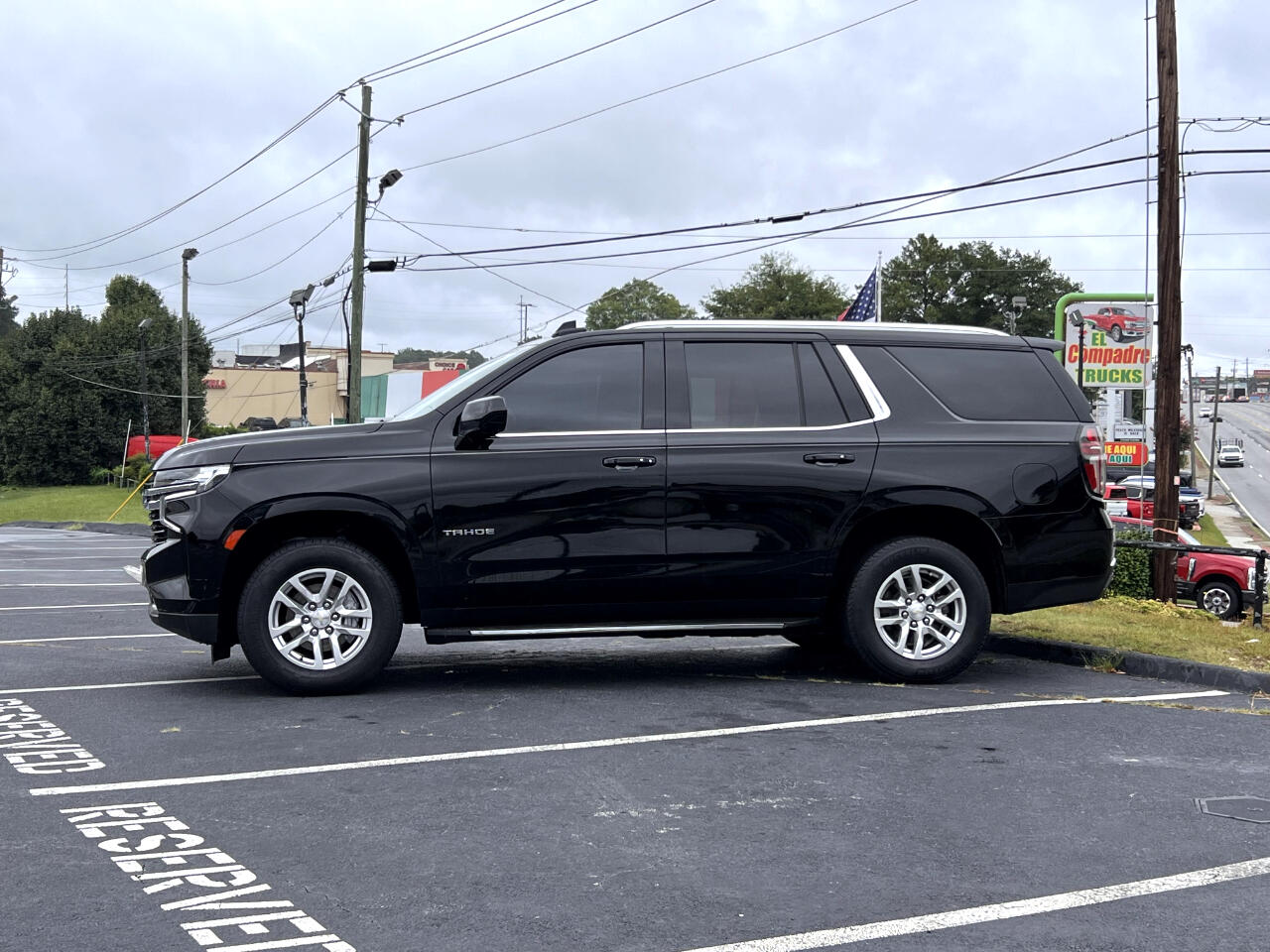 2021 Chevrolet Tahoe LT photo 3