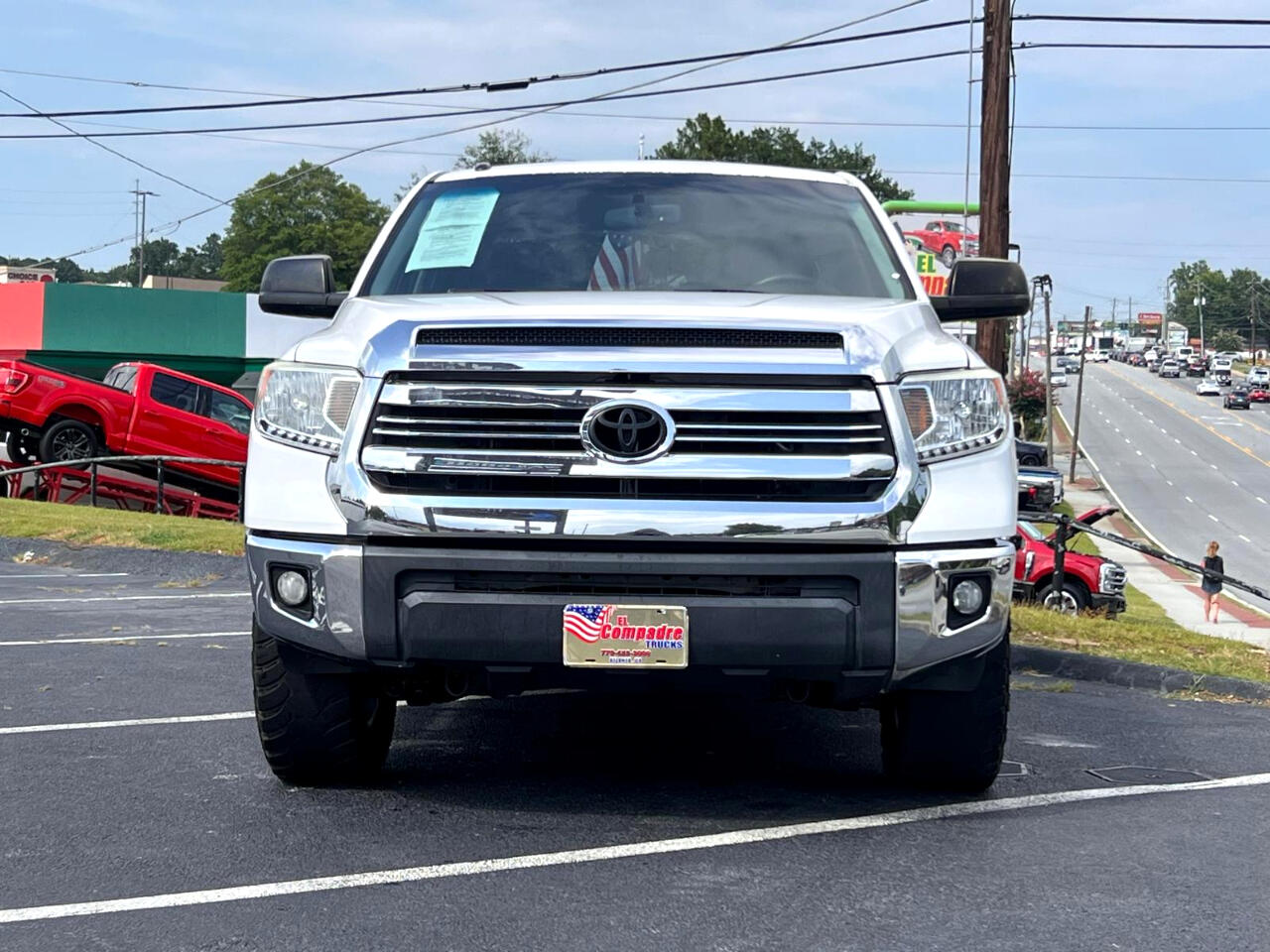 2017 Toyota Tundra SR5 photo 2