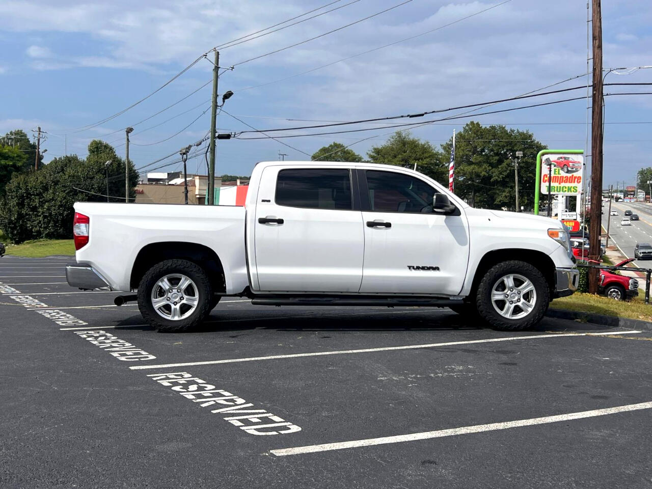 2017 Toyota Tundra SR5 photo 5