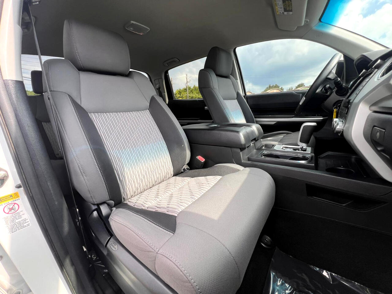 2017 Toyota Tundra SR5 photo 11