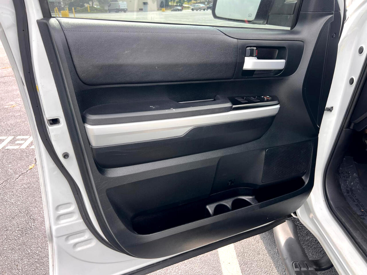 2017 Toyota Tundra SR5 photo 14