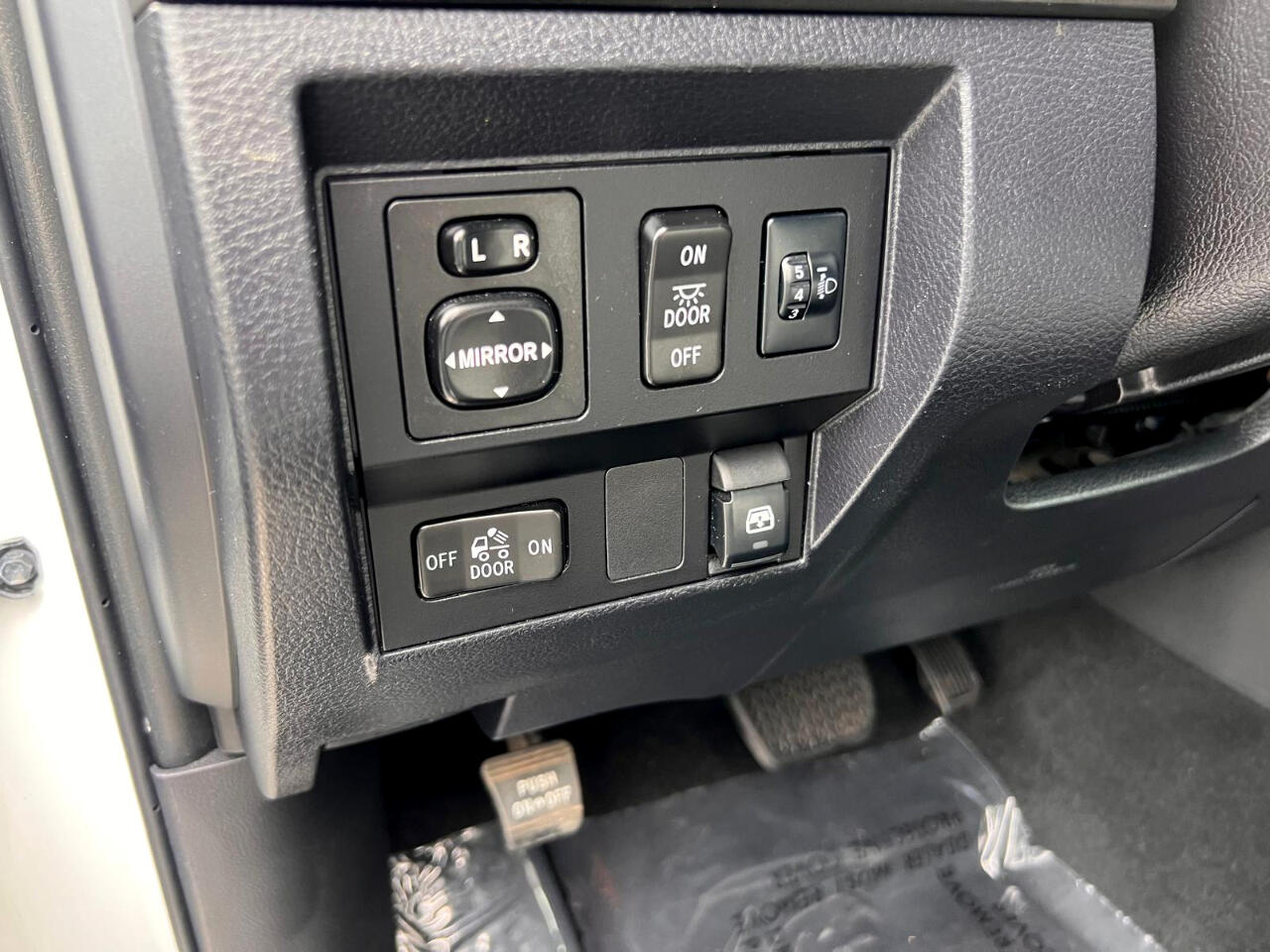2017 Toyota Tundra SR5 photo 15