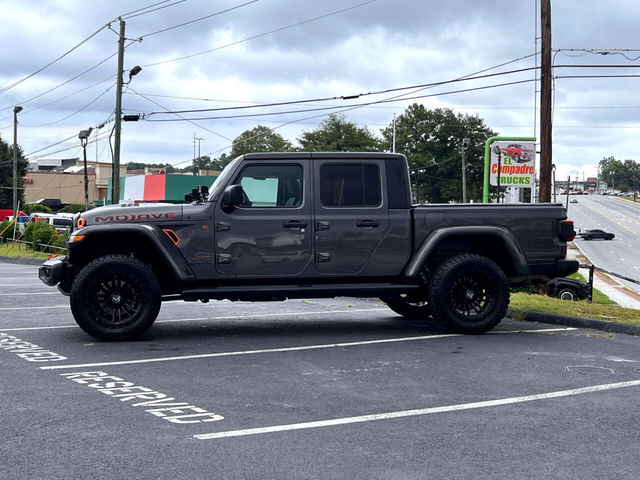 2021 Jeep Gladiator Mojave photo 3