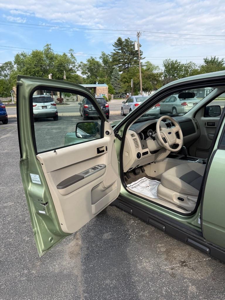 Ford Escape Hybrid FWD 2008