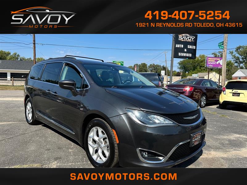 2017 Chrysler Pacifica Touring-L