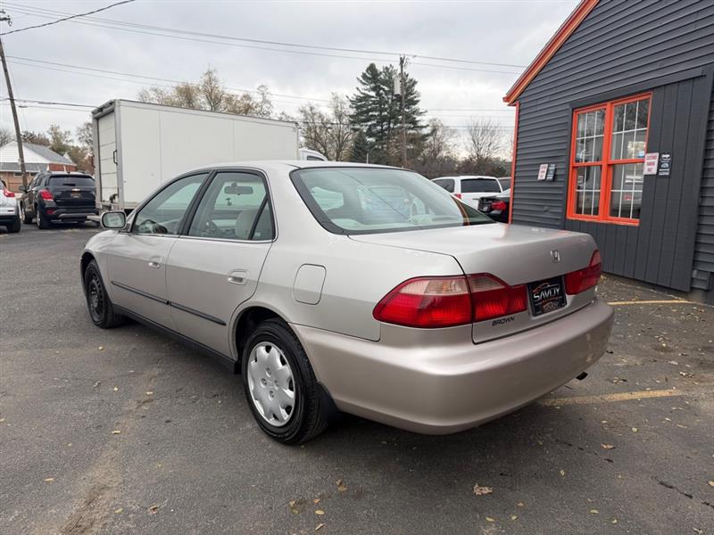 Honda Accord LX sedan 1999