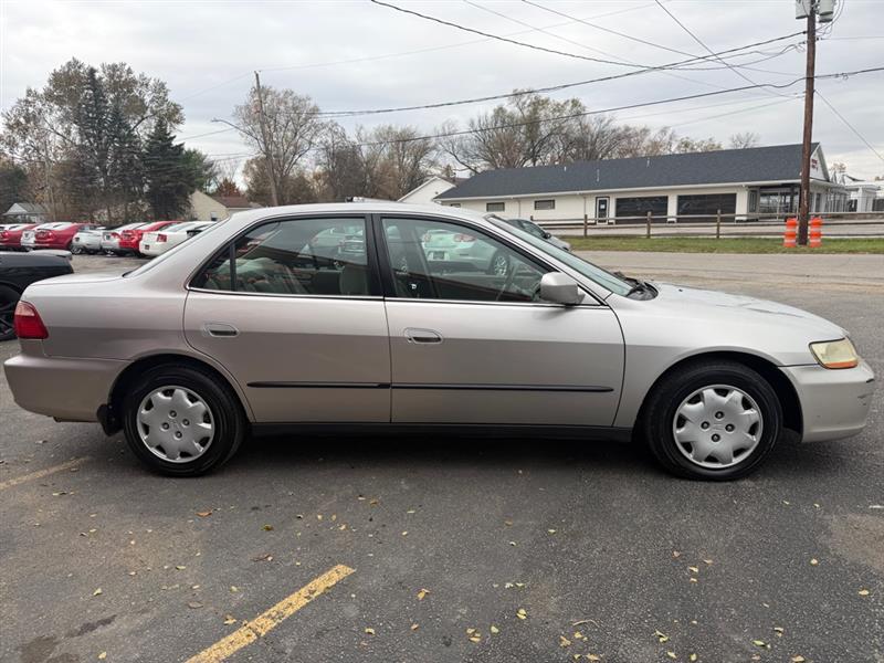 Honda Accord LX sedan 1999