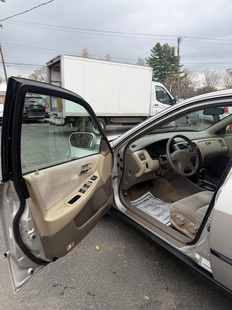 Honda Accord LX sedan 1999