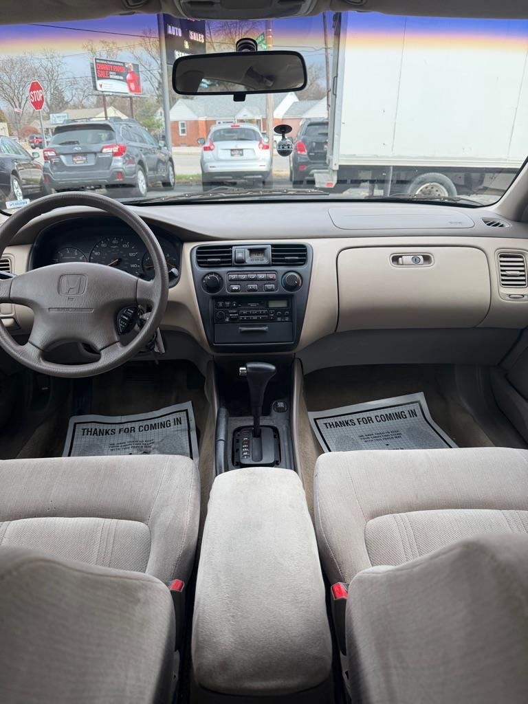 Honda Accord LX sedan 1999