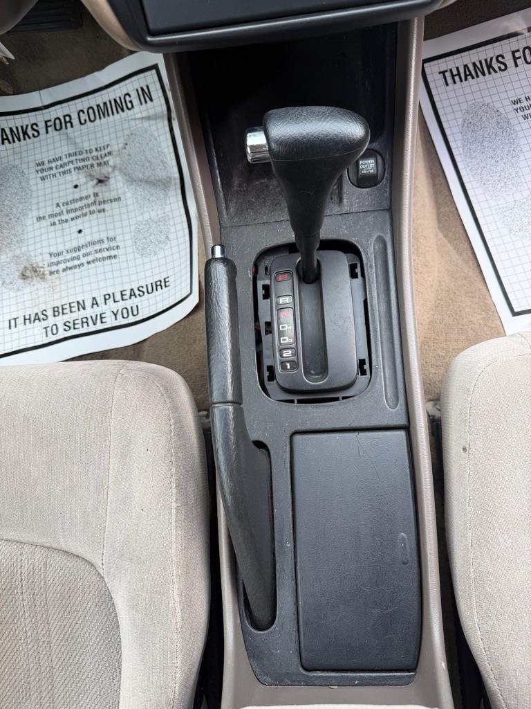 Honda Accord LX sedan 1999