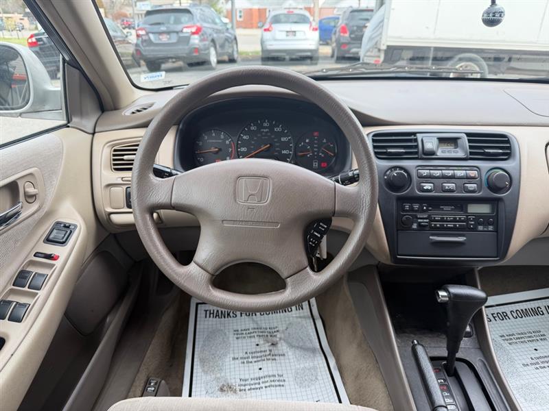 Honda Accord LX sedan 1999