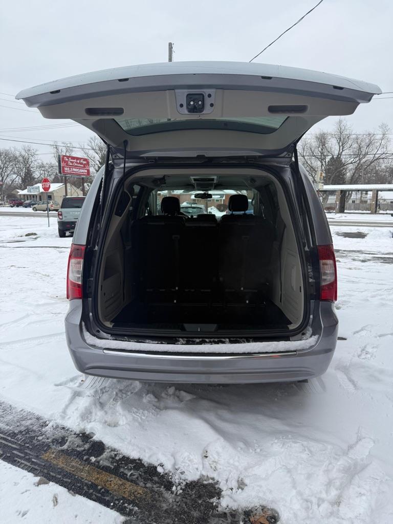 Chrysler Town & Country Touring 2013