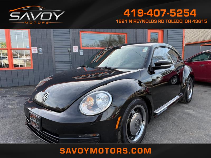 Volkswagen Beetle 2.5L w/Sunroof Sound & Nav 2012