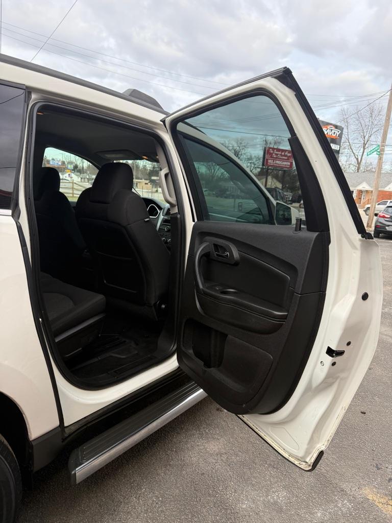Chevrolet Traverse LT AWD 2012
