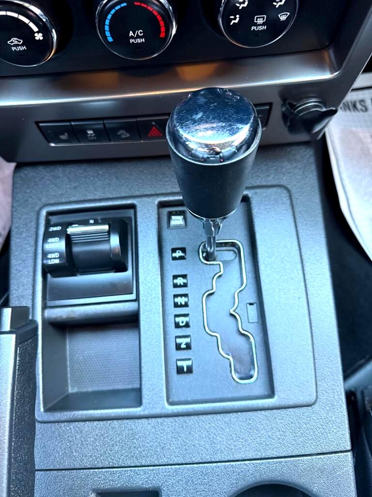 Jeep Liberty Sport 4WD 2012