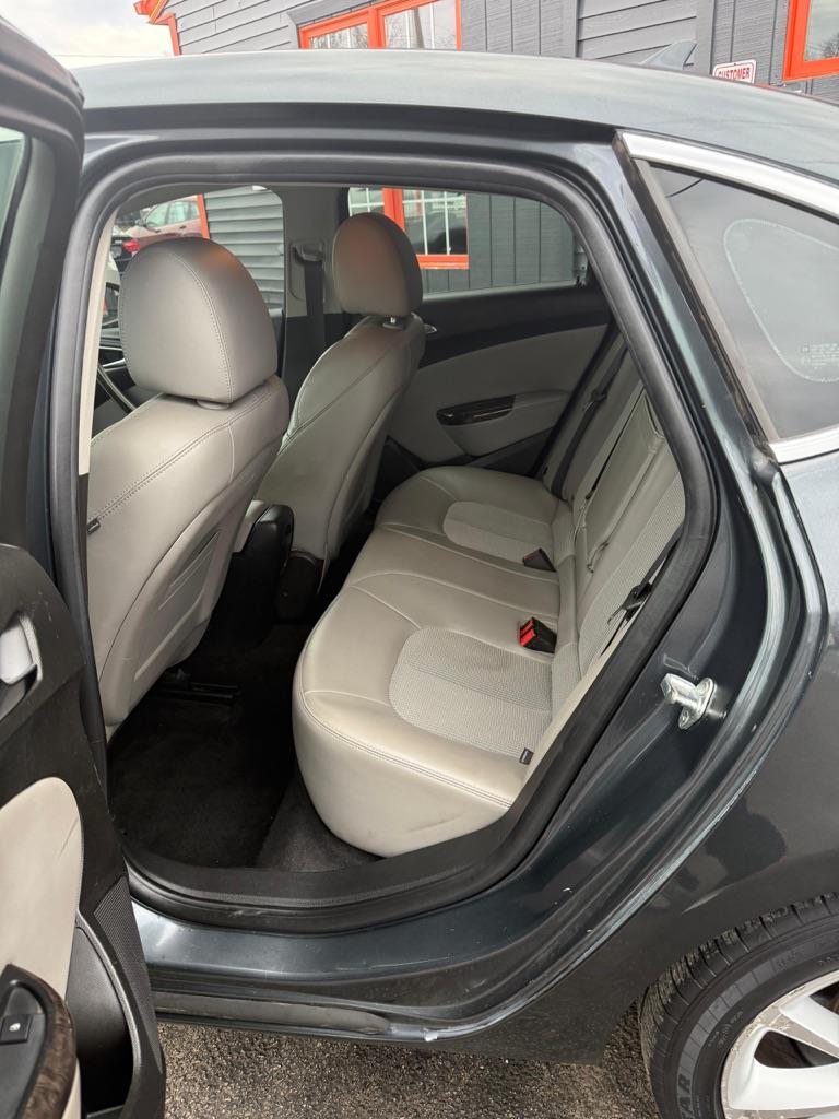 Buick Verano Base 2013