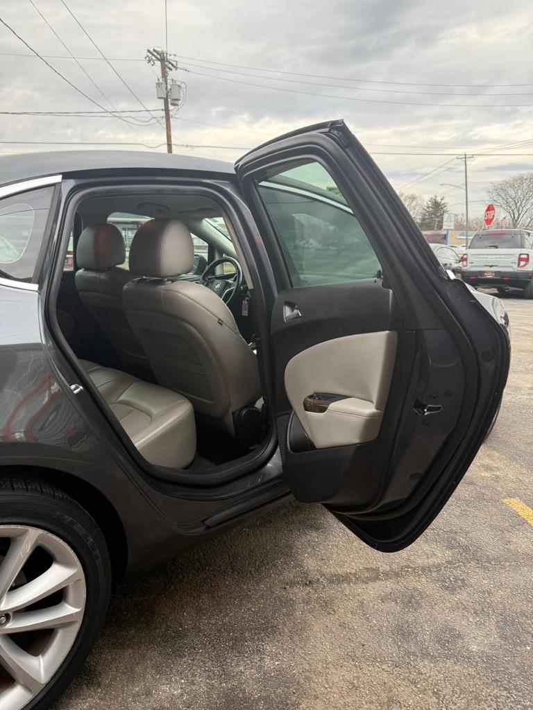 Buick Verano Base 2013