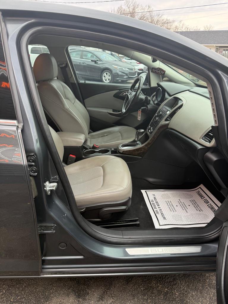 Buick Verano Base 2013