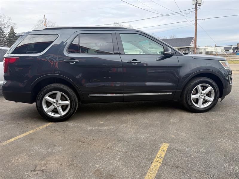 Ford Explorer XLT 4WD 2017