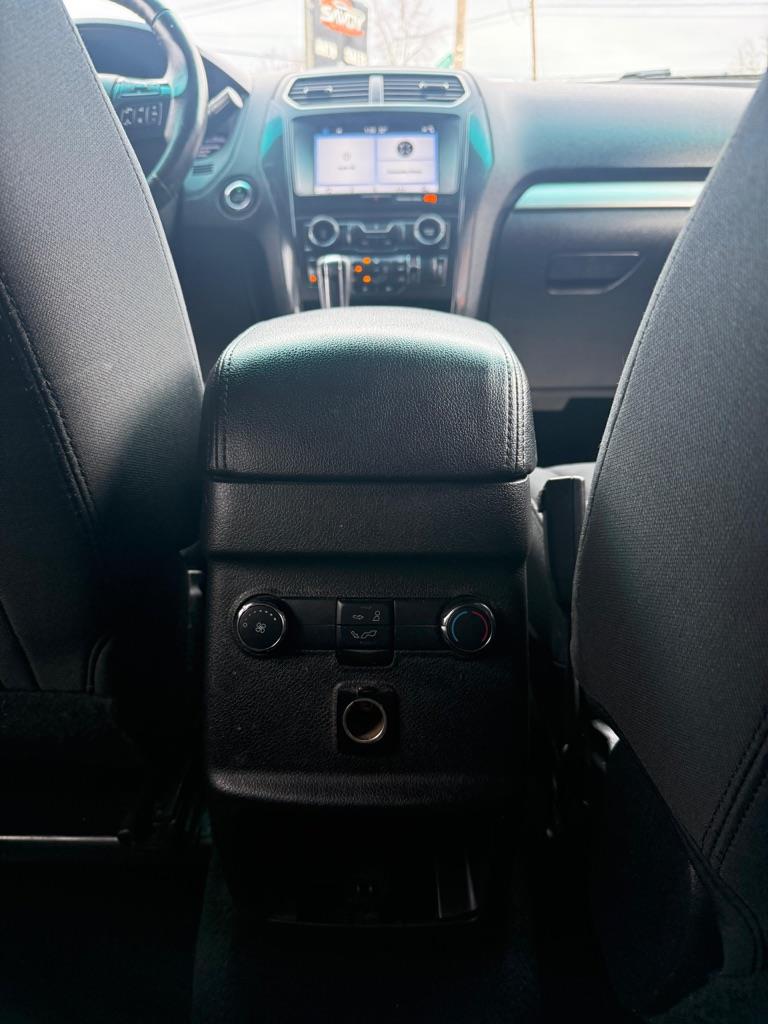 Ford Explorer XLT 4WD 2017