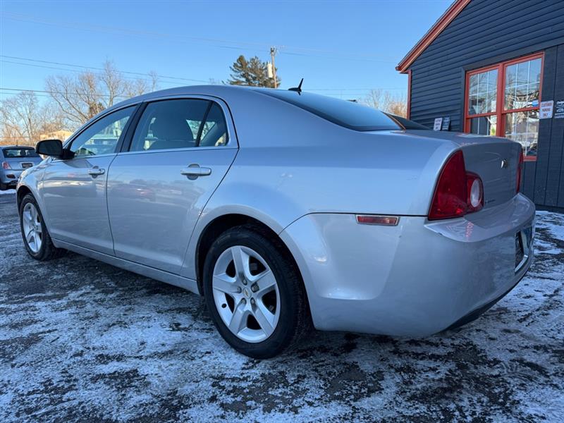 Chevrolet Malibu LS 2011