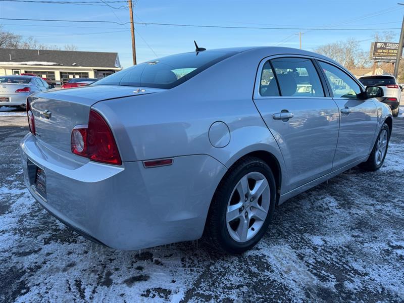 Chevrolet Malibu LS 2011